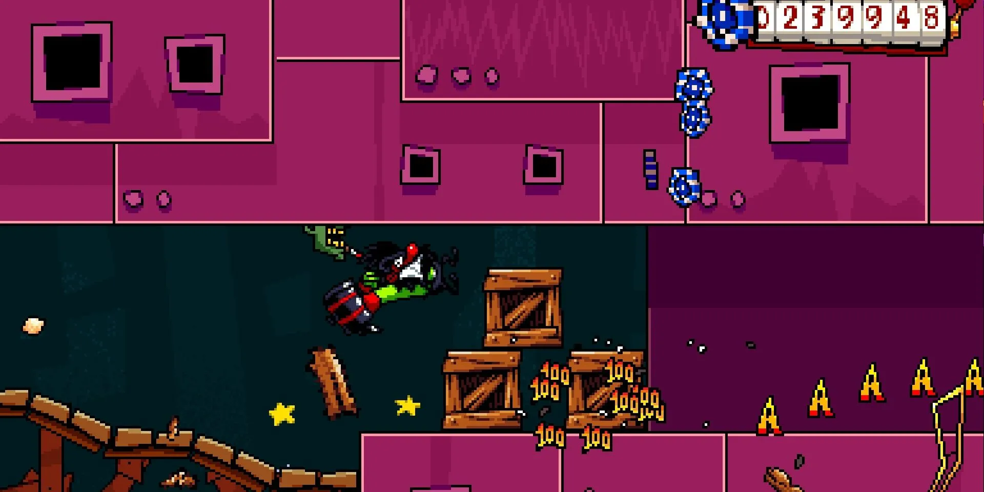 Ảnh chụp màn hình game Antonblast với nhân vật chính đang phá tường trong thành phố