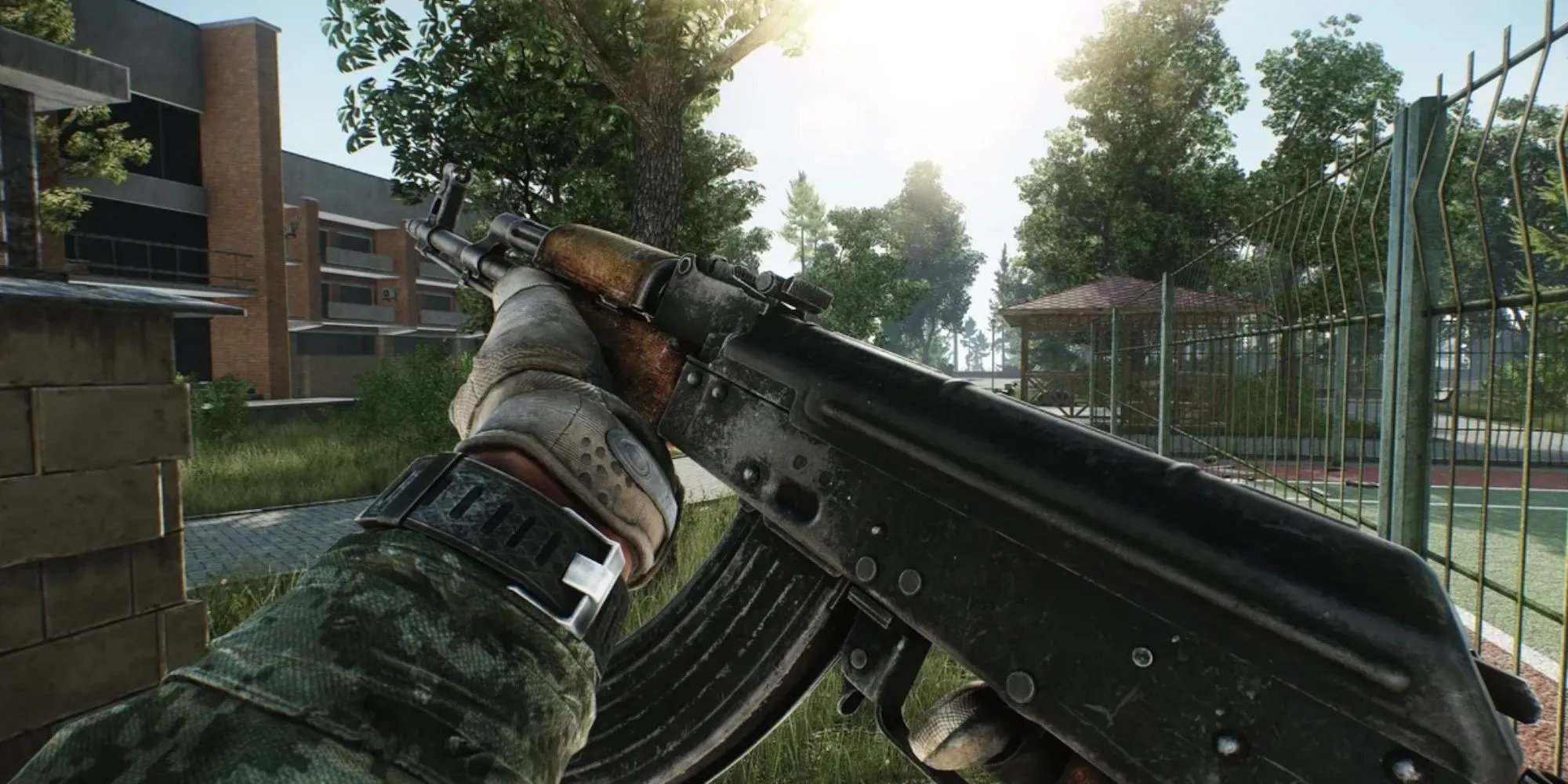 Hình ảnh chiến đấu và sinh tồn trong game bắn súng sinh tồn Escape From Tarkov
