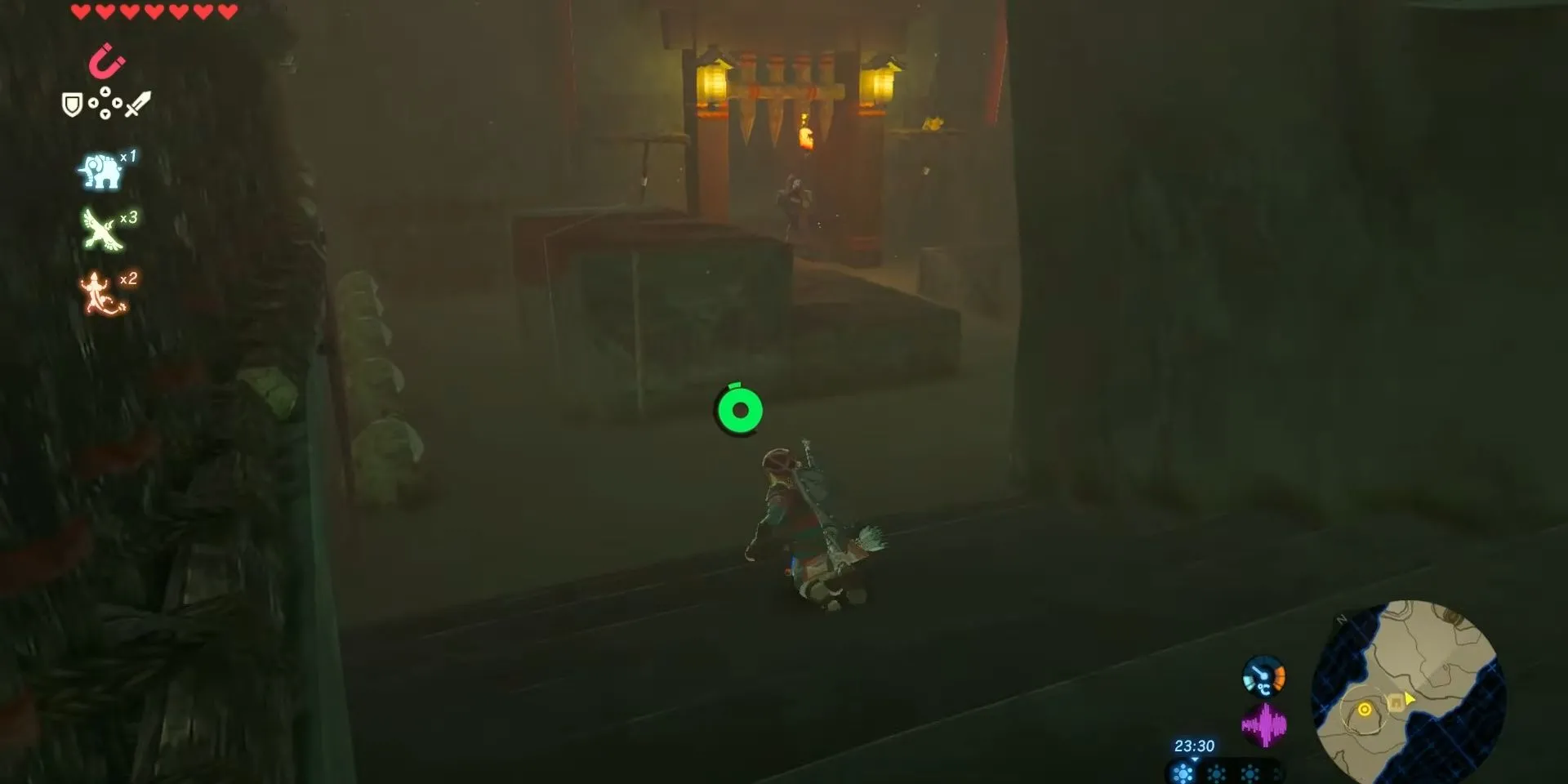 Link đang ẩn nấp trong Yiga Hideout trong The Legend of Zelda: Breath of the Wild