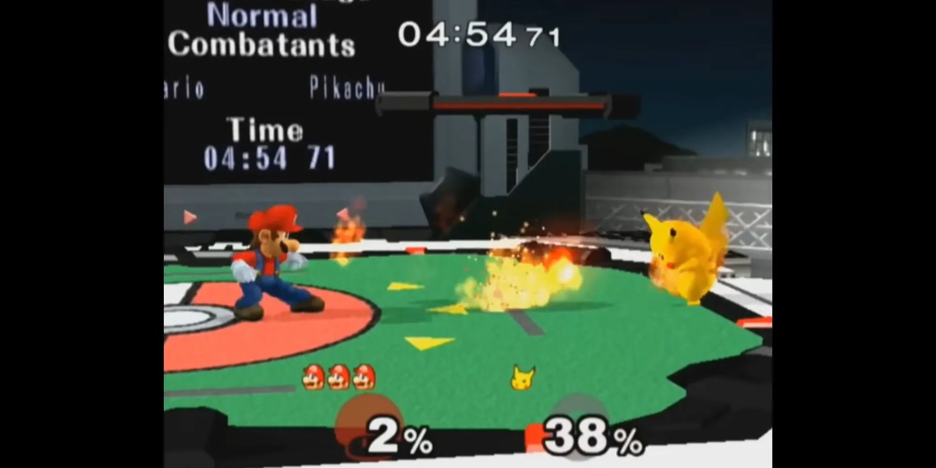 Mario đối đầu Pikachu trong Super Smash Bros. Melee trên GameCube