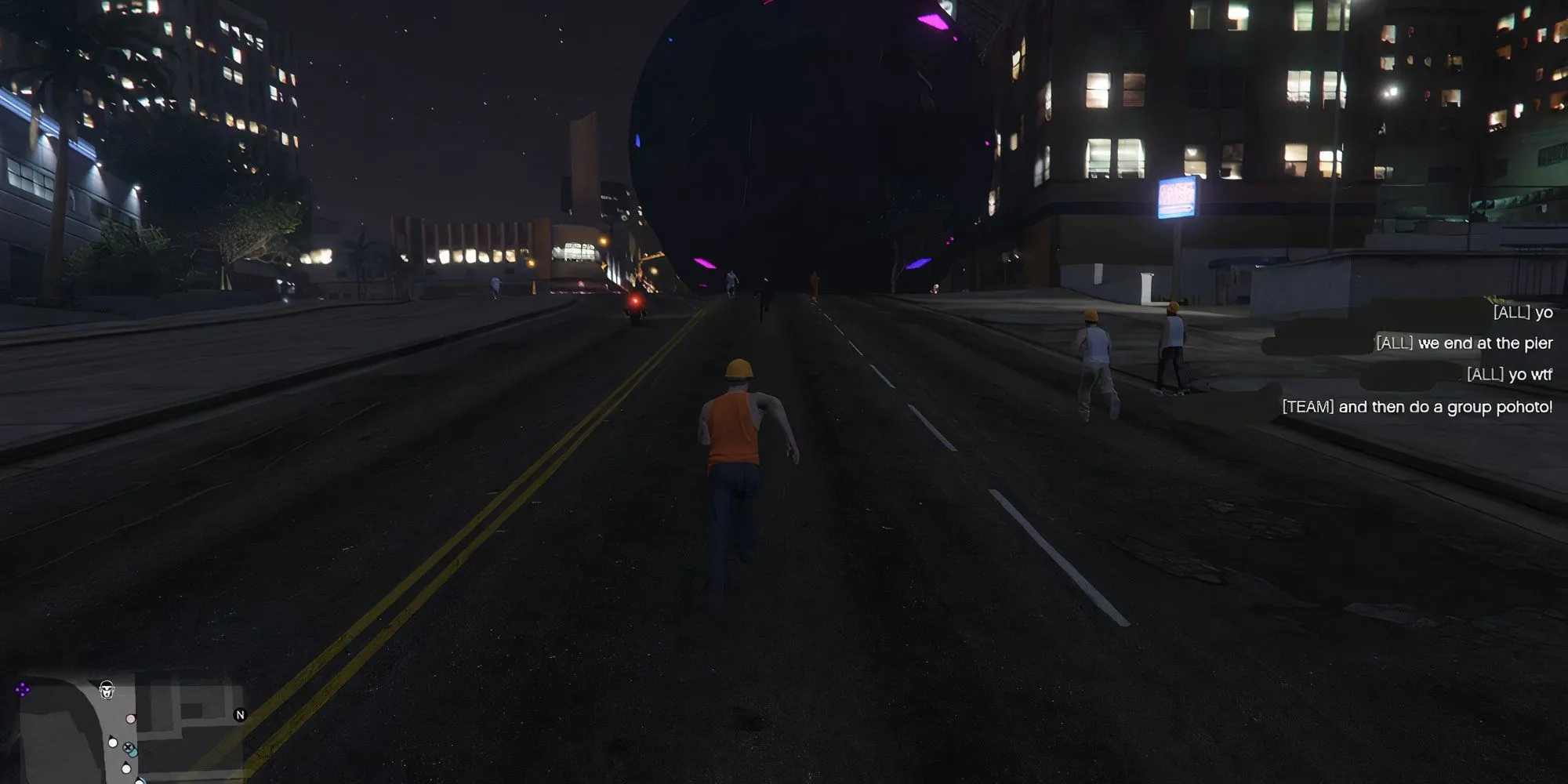 Một hacker đang tạo ra các vật phẩm trong cuộc biểu tình của chúng tôi trên GTA 5 Online.