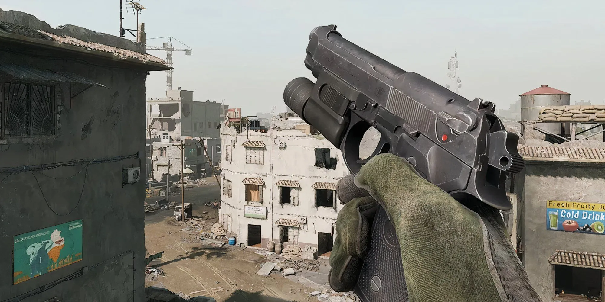 Nhân vật cầm súng lục Beretta M9 trong Delta Force Black Hawk Down