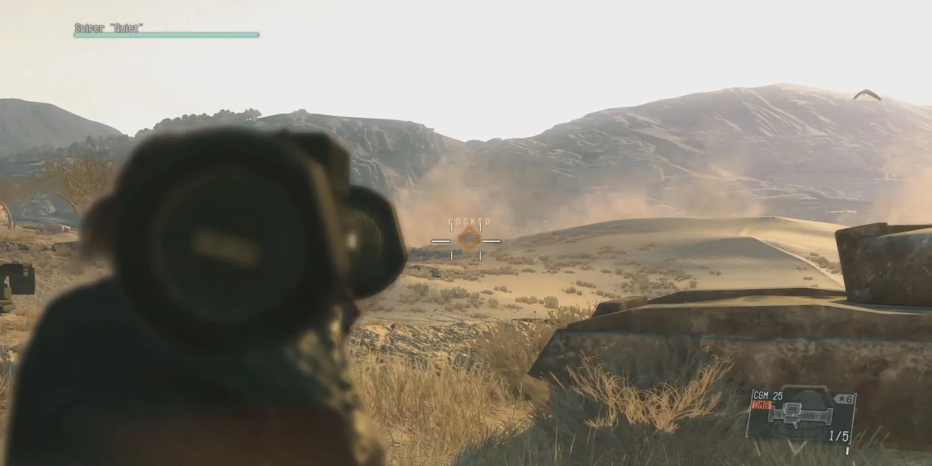 Snake nhắm mục tiêu vào một chiếc xe tăng trong nhiệm vụ A Quiet Exit của Metal Gear Solid 5