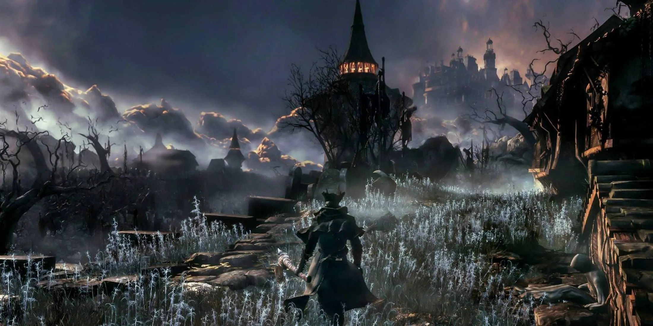 Thợ săn Yharnam trong Bloodborne với vũ khí đặc trưng sẵn sàng chiến đấu trong một con hẻm tối tăm