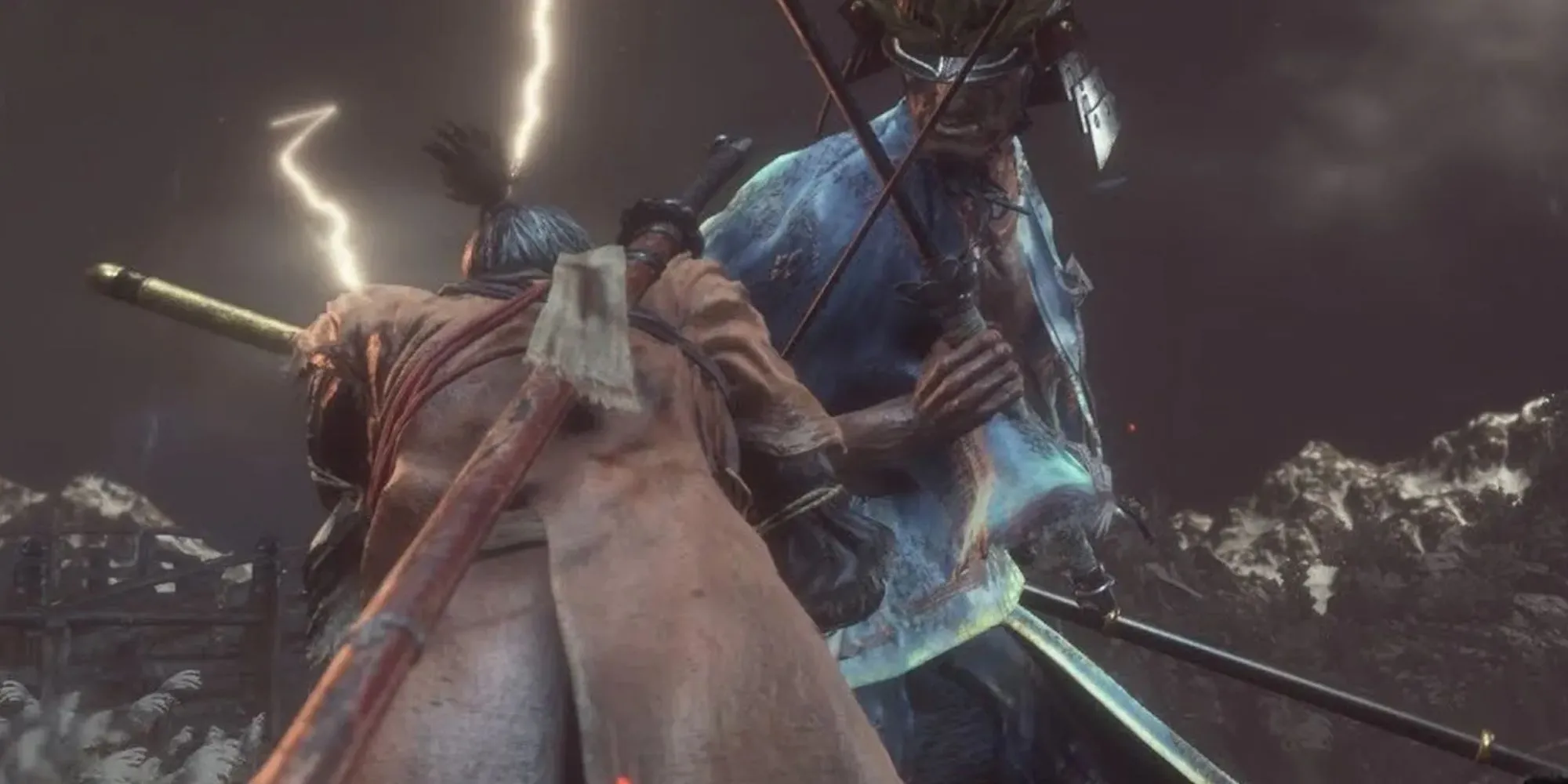 Sekiro đối đầu với Kiếm Thánh Isshin giữa cánh đồng hoa oải hương, biểu tượng cho trận đấu cuối đầy thử thách.