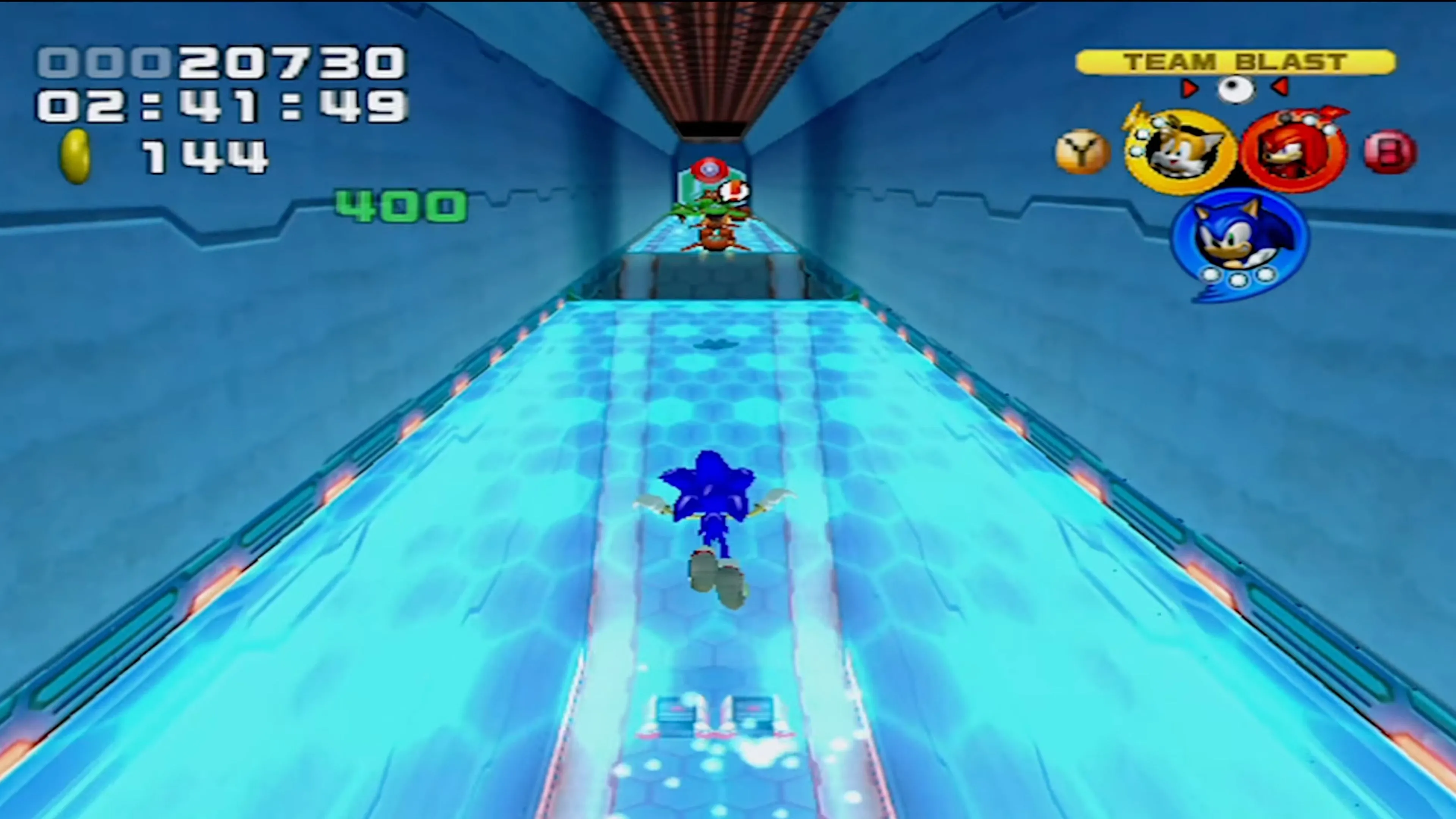 Sonic Heroes với bốn đội hình nhân vật biểu tượng của game