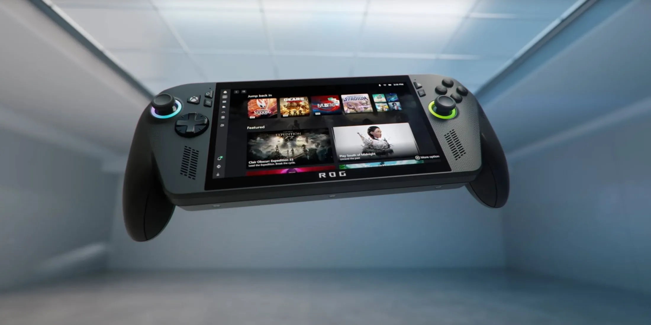 Hình ảnh thiết bị ROG Xbox Ally đang được sử dụng, minh họa sự tiện lợi của console cầm tay hiện đại